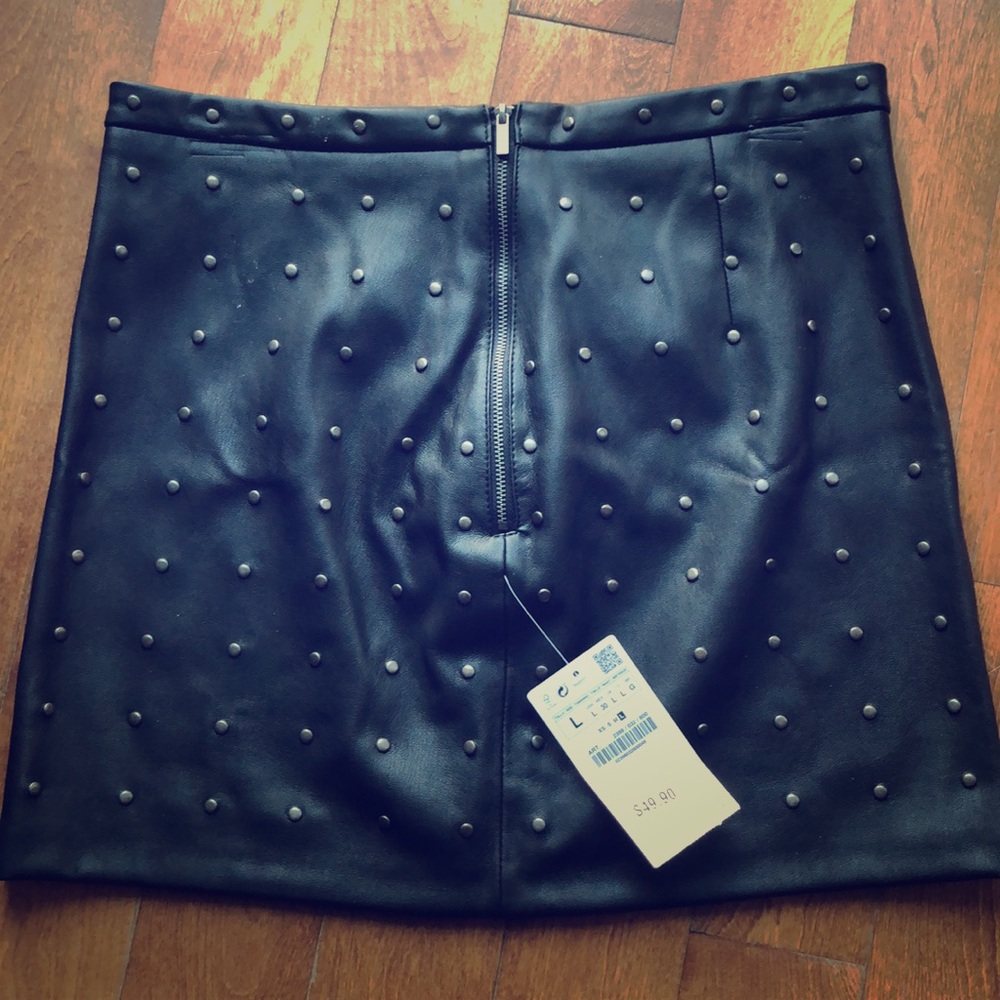 NEW Zara faux leather mini skirt (Large) - Picture 2 of 2